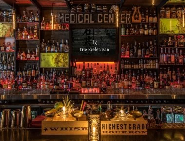 Ωραιότερη απ’ όλες: 17 χρόνια μετά, η Γιώτα του Bar βάζει κάτω μέχρι και τη Μαίρη Γεώρτση (φωτό)